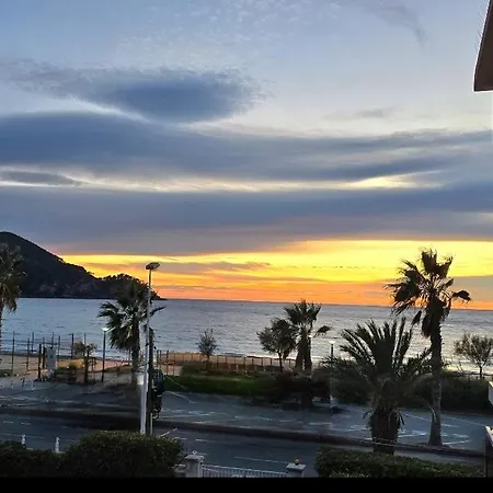 La Cigale Bleue - Super Vue Mer, A 1Min De La Mer Avec Balcon Et Parking - By Auraconciergerie Saint-Cyr-sur-Mer Exterior photo